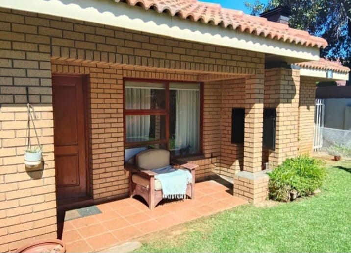 4 Bedroom Property for Sale in Roylglen Gardens Northern Cape